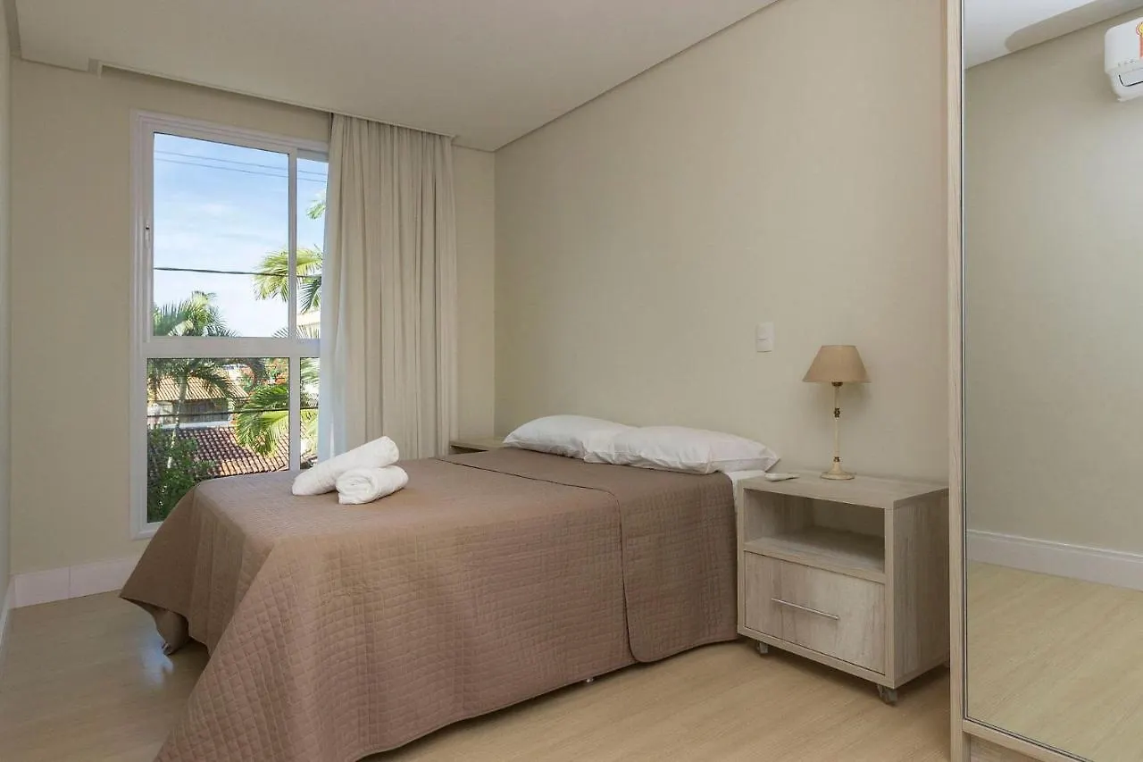 Porto Fino 106 - Lindo Apartamento No Centro De Bombinhas, A 260 Metros Da Praia, Com Otimo Custo-Beneficio. Bombinhas